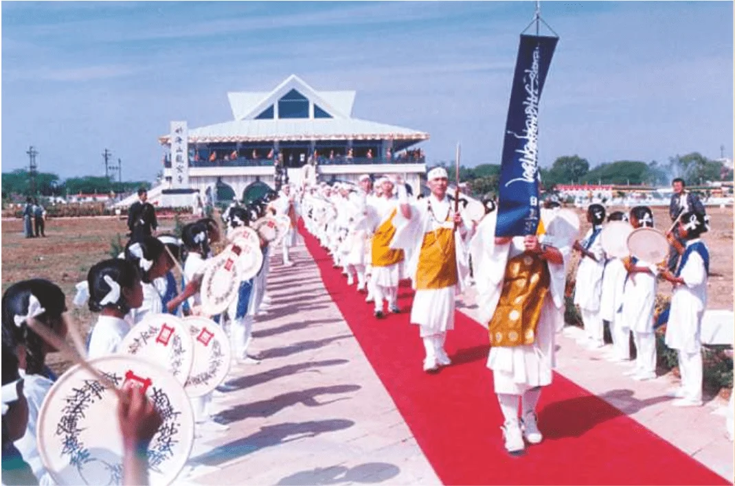 Temple ceremony and guests